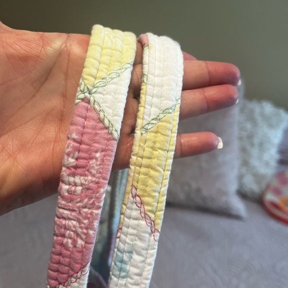 Quilted beach bag by Twos Company - Picture 6 of 9